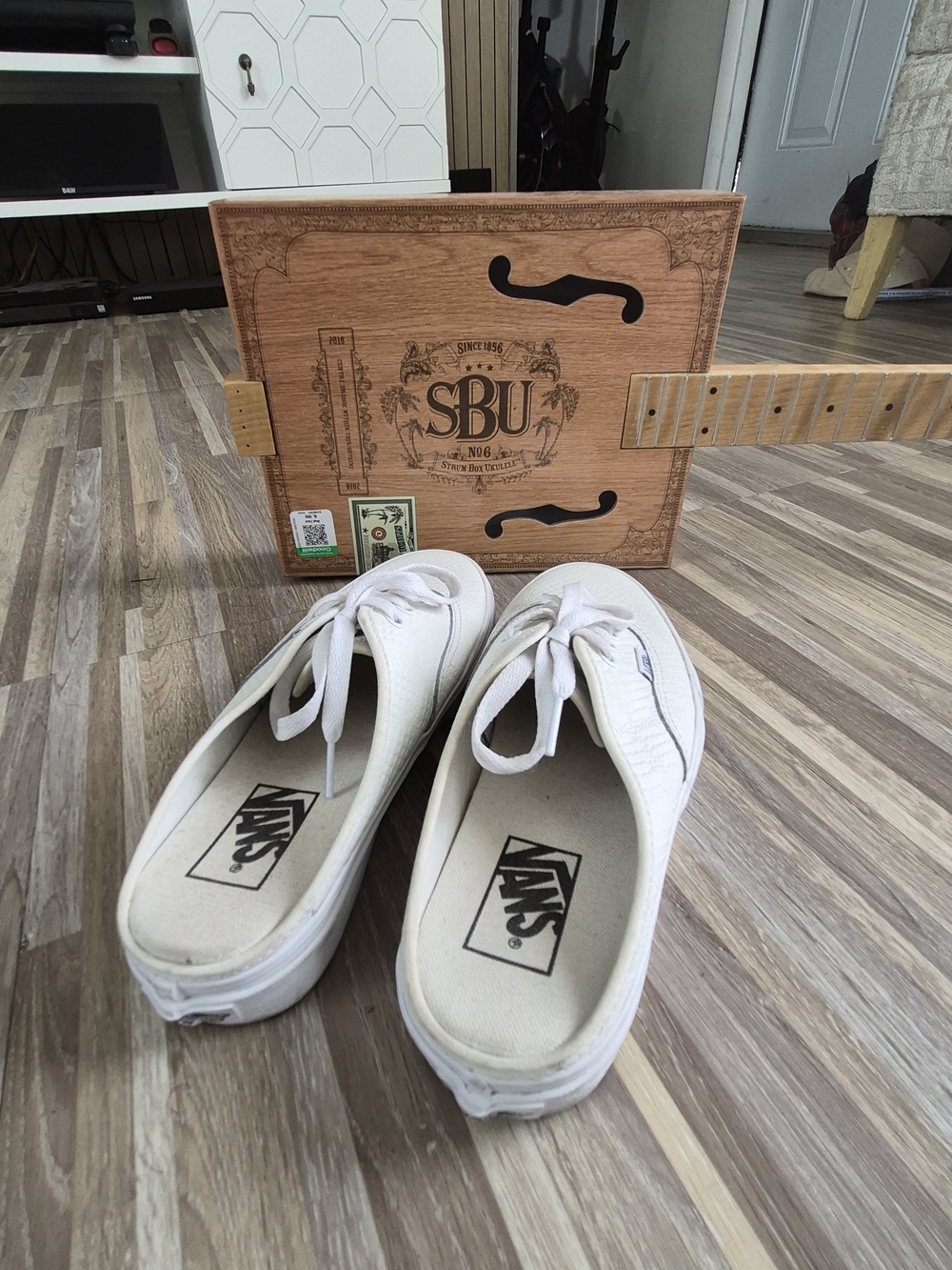Vans - Picture 2 of 6